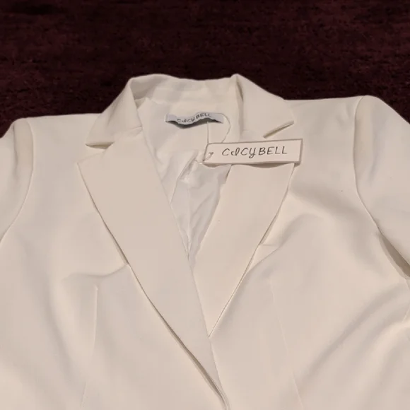 Elegant White Women's Blazer - Picture 3 of 3